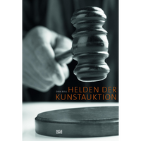 Schwarz-Weiß-Nahaufnahme eines Auktionshammers auf dem Buchcover von Helden der Kunstauktion.