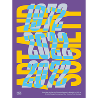 Ein grafisches Plakat mit lila Hintergrund. In großen, gelben Buchstaben steht vertikal OTL AICHER. Darüber liegen die Jahreszahlen 1972 und 2022 in verzerrter, wellenförmiger Schrift in Hellblau und Hellgrau.