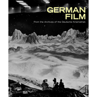 Das schwarz-weiße Buchcover von German Film zeigt eine Filmcrew, die in einem Studio eine fantastische Berglandschaft unter einem Sternenhimmel filmt.