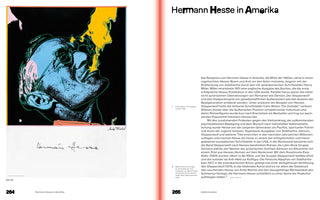 Eine Doppelseite aus einem Buch. Links ein Pop-Art-Porträt von Hermann Hesse von Andy Warhol in Blau, Gelb und Pink auf schwarzem Grund, darunter Hesses Unterschrift. Rechts ein Text mit der Überschrift Hermann Hesse in Amerika.
