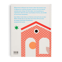 Die Rückseite eines Buches mit blauem Text oben. Darunter eine stilisierte Illustration eines Hauses aus roten Backsteinen mit rotem Dach. Durch zwei Torbögen sind ein oranger Kreis und eine rosa Form zu sehen. Links neben dem Haus befindet sich ein grüner Stern.