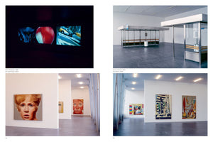 Eine Collage aus vier Fotos, die Kunstwerke in einer Galerie zeigen. Oben links sind drei Videoleinwände in einem dunklen Raum zu sehen. Oben rechts stehen zwei moderne Bushaltestellen aus Edelstahl in einem leeren Ausstellungsraum. Unten links zeigt ein weißer Korridor große Porträtgemälde von Frauengesichtern. Unten rechts hängen zwei große, farbenfrohe, abstrakte Gemälde an einer weißen Wand.