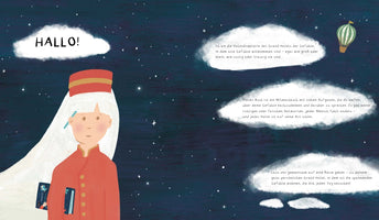 Eine gezeichnete Figur mit langen weißen Haaren und roter Hoteluniform steht vor einem dunklen Sternenhimmel. Am Himmel schweben mehrere Wolken, in denen deutscher Text steht. Aus einer Wolke kommt der Gruß HALLO!. Oben rechts fliegt ein grün-weißer Heißluftballon.