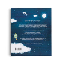 Die Rückseite eines Buches mit einer Illustration eines dunkelblauen Nachthimmels mit Sternen, Wolken und einem leuchtenden Mond. Darauf befindet sich weißer Text auf Deutsch und ein kleiner, grün-weißer Heißluftballon. Unten links ist ein Barcode abgebildet.